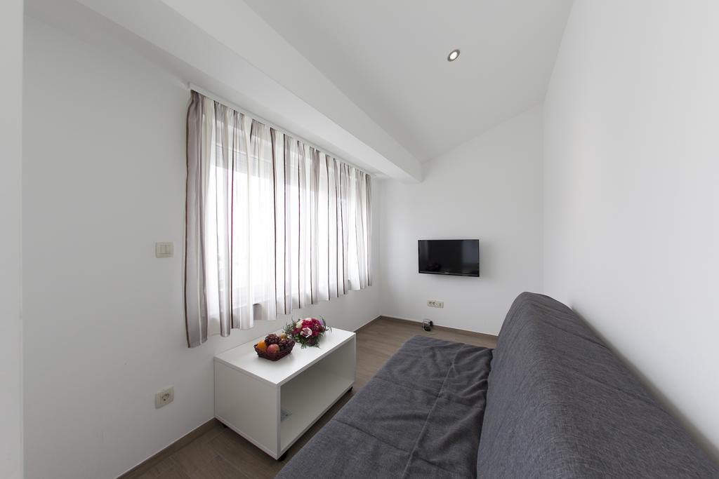 Apartments Villa Klara Baska Voda Ngoại thất bức ảnh