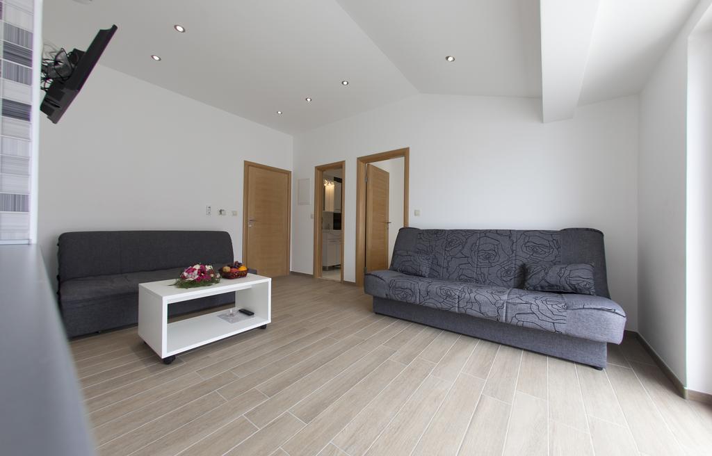 Apartments Villa Klara Baska Voda Ngoại thất bức ảnh