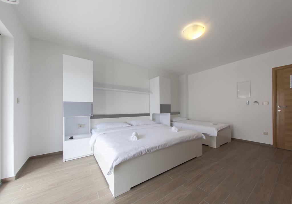 Apartments Villa Klara Baska Voda Ngoại thất bức ảnh